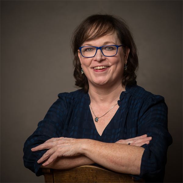 Vera Nentwich, Autorinnenfoto im Quadrat, Foto: Thomas Nentwich